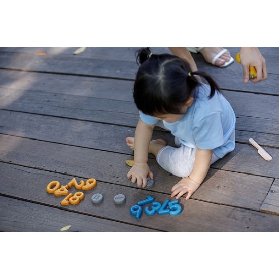 Αριθμοί και σύμβολα Plan Toys 5405
